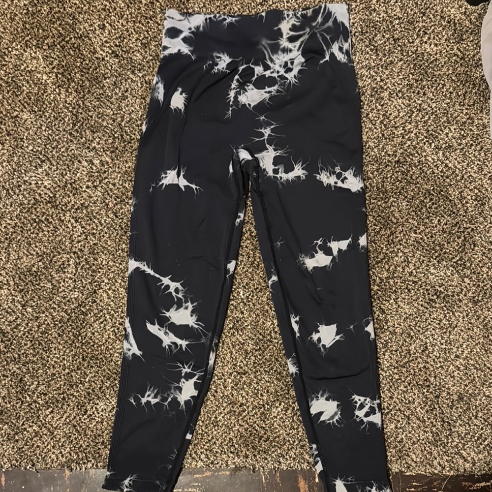 Source Unknown Black and White Leggings